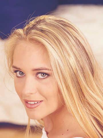 Lucie S picture 2.1