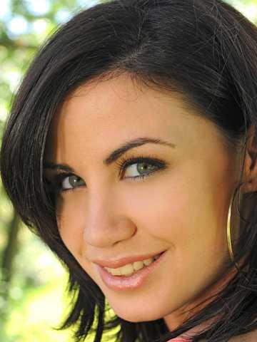 Shannon Reid picture 4.4