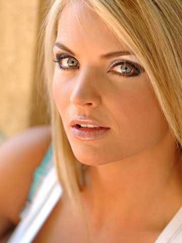 Ines Cudna picture 117.3
