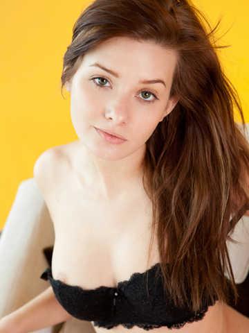 Edwige A picture 74.4