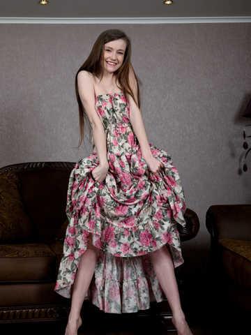 Emily Bloom picture 42.1