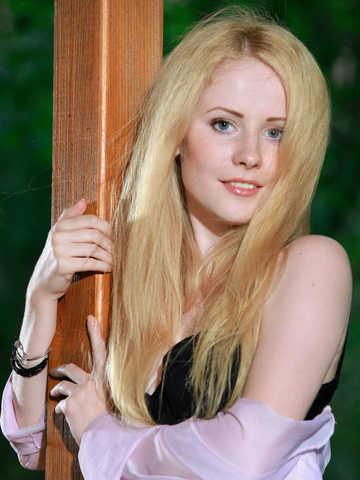 Fay Love picture 2.2