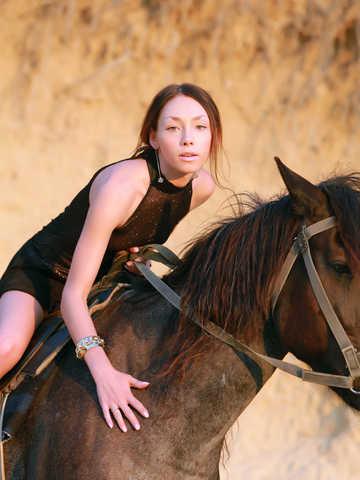 Julia Gordon picture 2.1