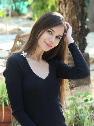 Leona Mia picture 5.1