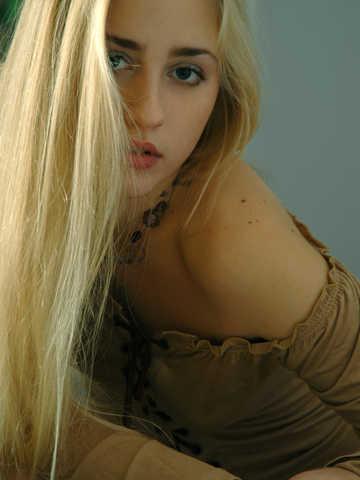 Vera E picture 7.4