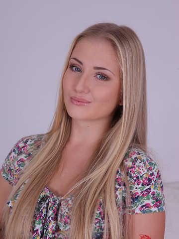 Cayla Lyons picture 1.3